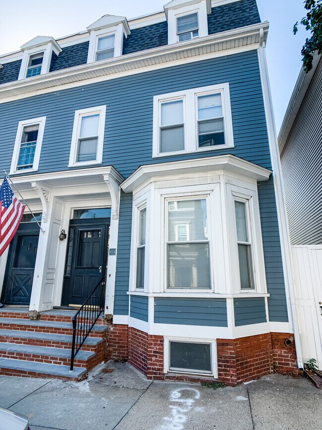 Building Photo - 153 M St