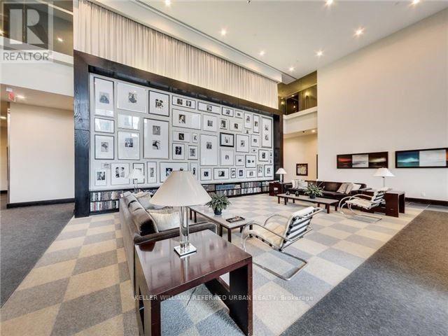 Photo du bâtiment - 438-1438 King St W