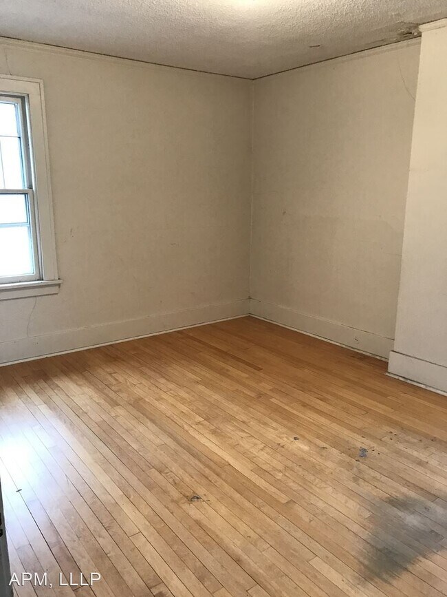 Building Photo - 3 br, 1 bath House - 1114 14th St N
