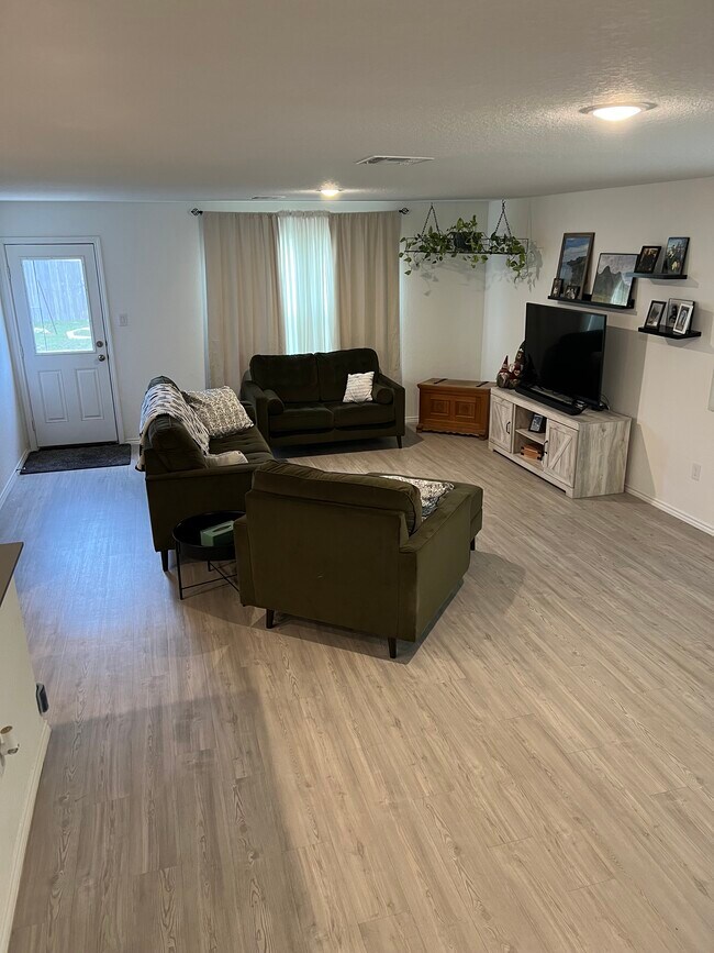 Foto del edificio - 7211 Green Sapphire