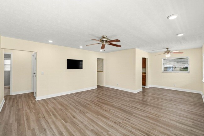 Foto del edificio - 640 Jaeger Dr