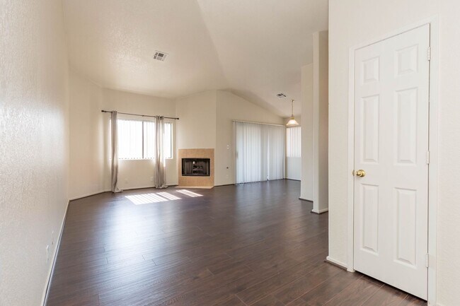Building Photo - Now Available for Rent 2 Bedroom at Vizcaya