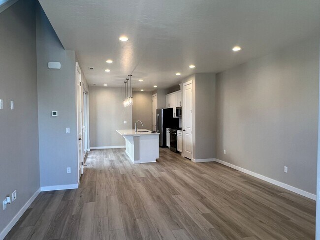 Foto del edificio - Brand new 3 bed 2.5 bath townhome in Stars...