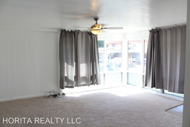 Foto del edificio - 3 br, 1.5 bath House - 94-221 Pupukui St.