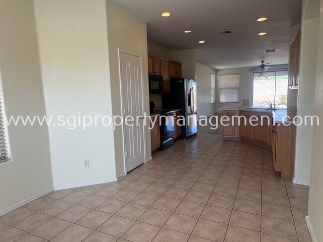 Foto del edificio - 8410 W Purdue Ave