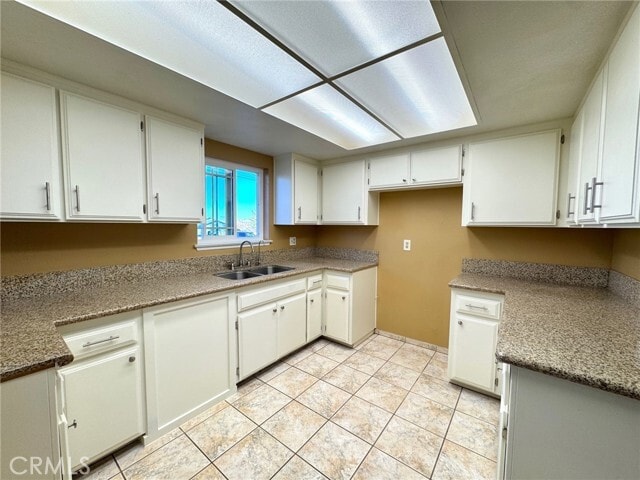 Building Photo - 18393 Catalpa St