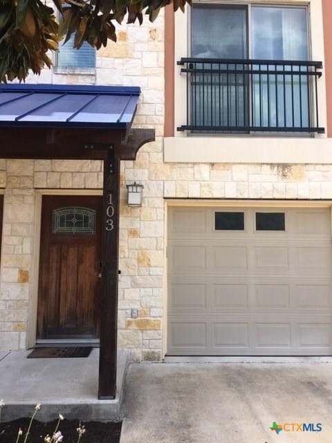 Building Photo - 13420 Lyndhurst St