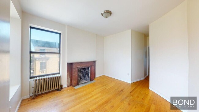Foto del edificio - 196 W 108th St