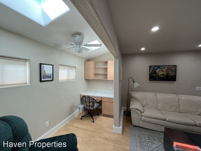 Building Photo - 3 br, 2.5 bath House - 1314 Johnson Ave.