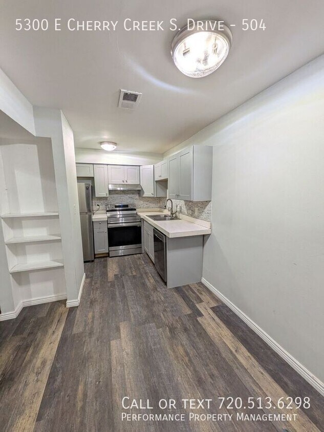 Foto principal - 5300 E Cherry Creek S Dr