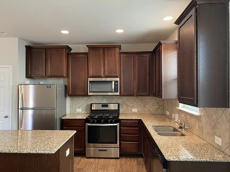 Building Photo - 183 Guemal Rd