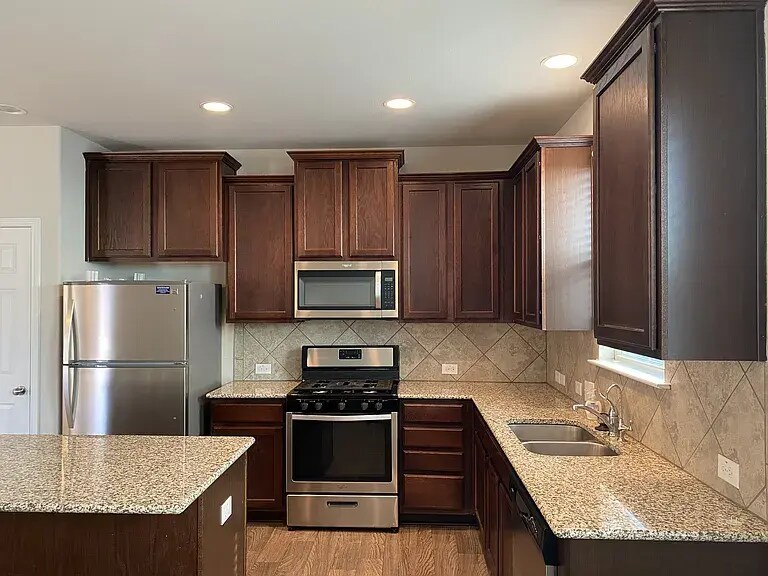 Foto del edificio - 183 Guemal Rd