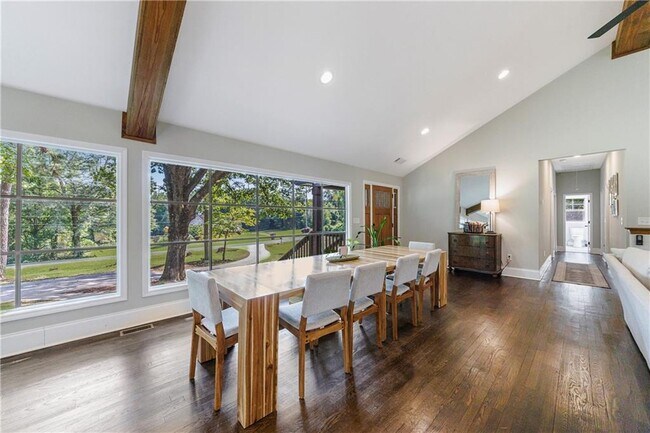 Foto del edificio - 9585 Hutchesons Ferry Rd