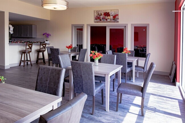 Foto del edificio - 6955 Turtlewood Dr