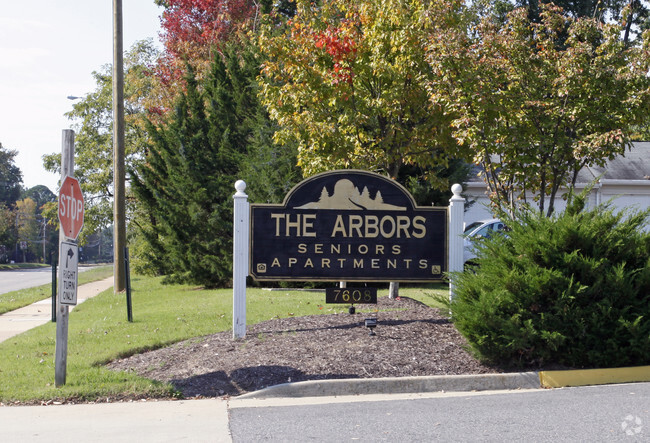 Letreros - The Arbors Senior Apartments