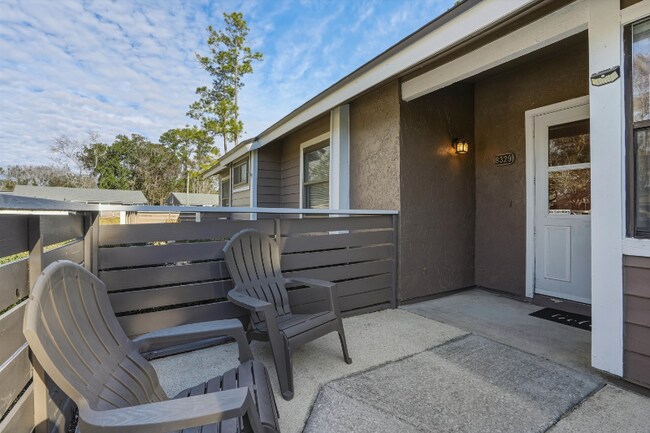 Foto del edificio - 8329 Derbyshire Pl