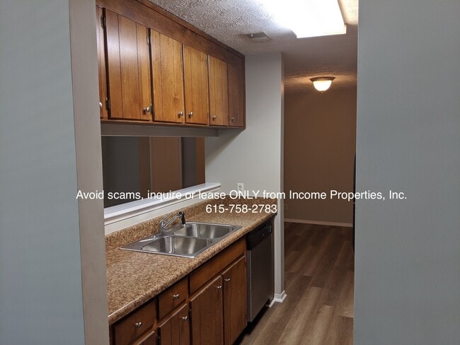 Building Photo - 303 Andrew Jackson Pl