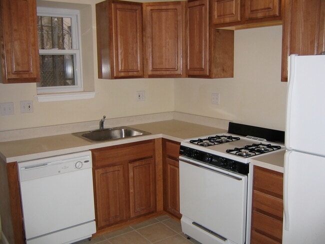 Building Photo - 532 N 32nd St