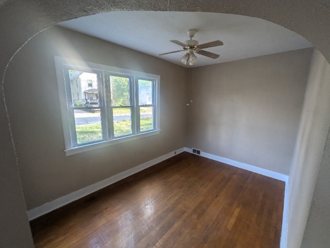 Foto del edificio - 410 W 23rd St