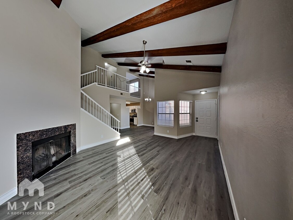 Primary Photo - 6824 W Sheffield Dr