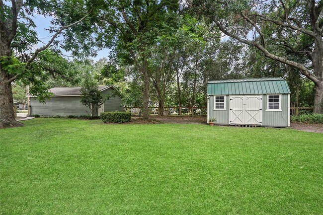 Building Photo - 2122 Stadium Dr
