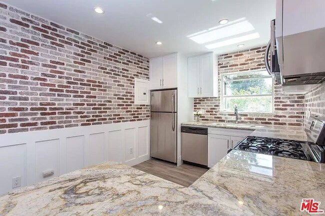 Foto del edificio - 8912 Krueger St