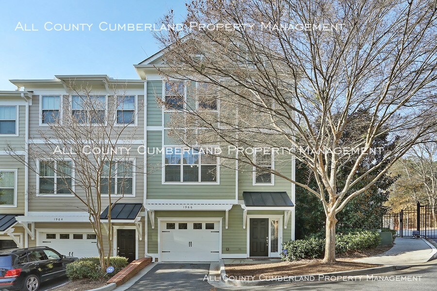 BROOKHAVEN BEAUTY!! Townhome Rentals in Atlanta GA