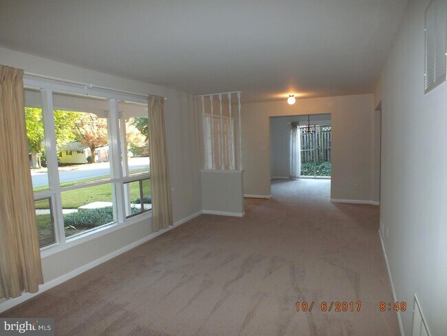 Foto del edificio - 8531 Parliament Dr