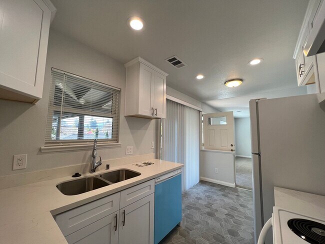 Foto del edificio - 1612 Mendenhall Dr