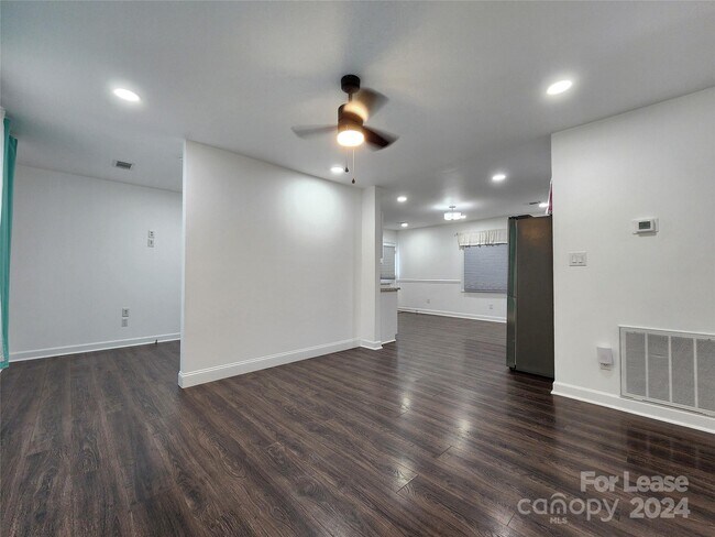 Foto del edificio - 529 Union St S