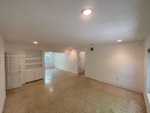 Foto del edificio - 825 W 40th St