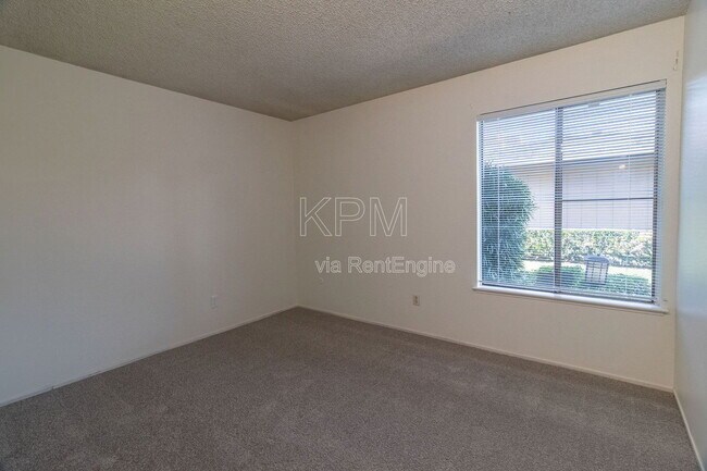 Foto del edificio - 1077 Rivara Rd