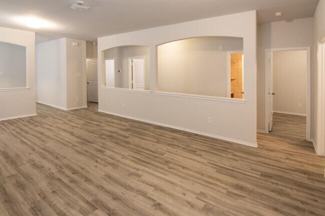 Building Photo - 24419 Amaldi Ct