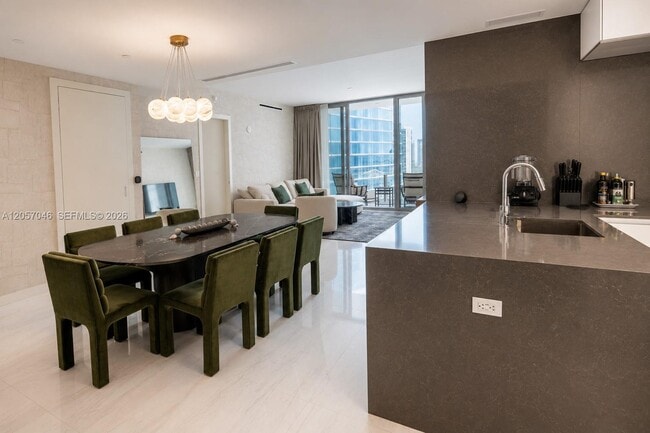 Building Photo - 300 Biscayne Blvd Way
