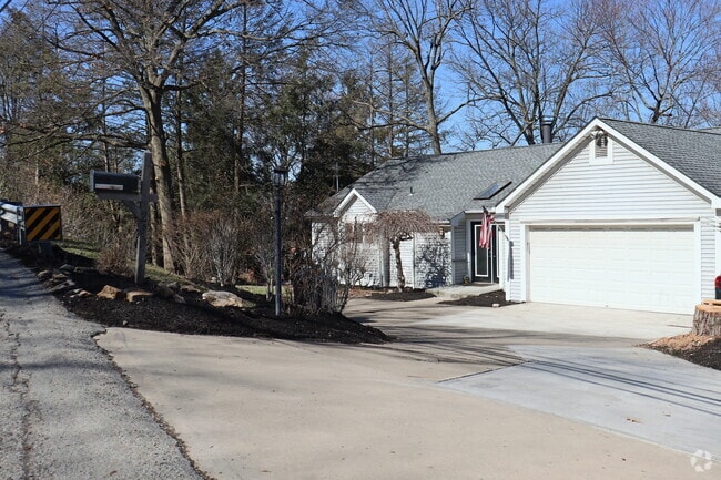 Building Photo - 200 W Ingomar Rd