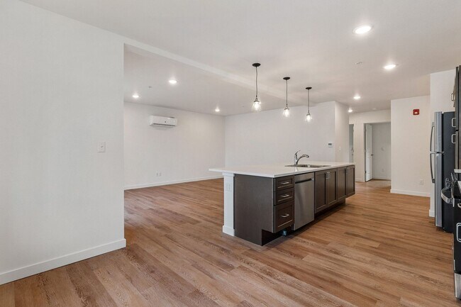 Foto del edificio - Your New Home Awaits: Enjoy 2 Weeks Free Rent on Select Units!