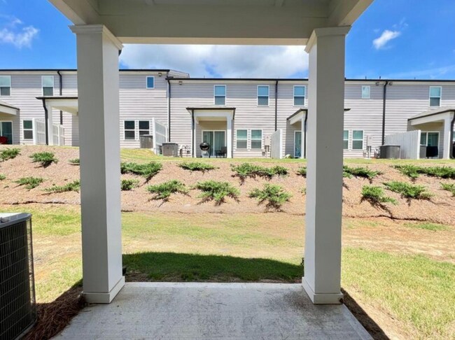 Foto del edificio - 1592 Villageside Ct