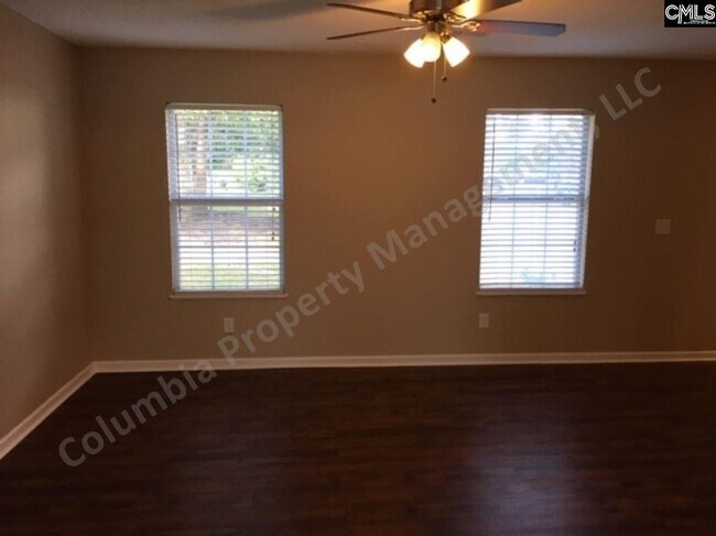 Building Photo - 105 Deerwood Run Trail