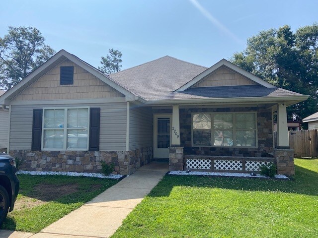 Foto del edificio - 2709 Brittany Ln