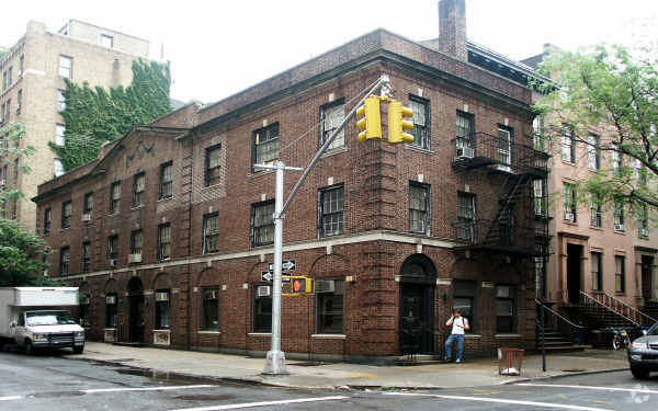 Building Photo - 50 Clark St