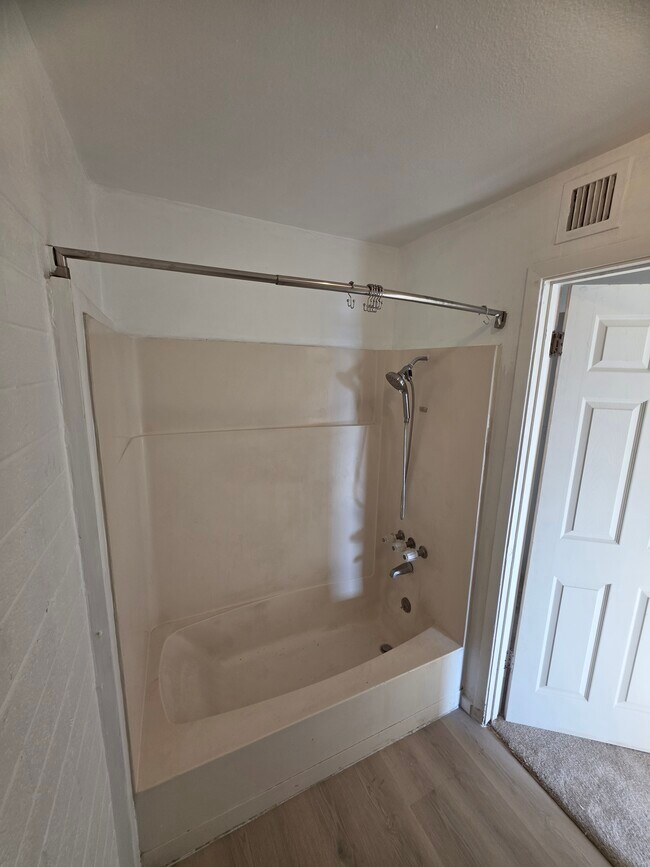 Foto del edificio - 6748 N 44th Ave