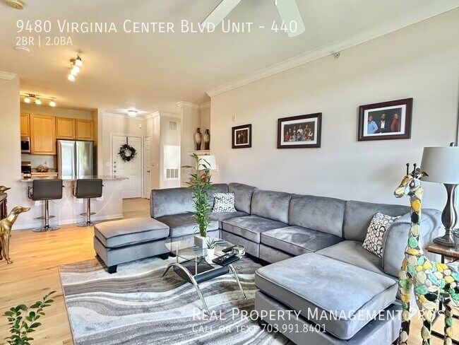 Building Photo - Stunning, Sun-filled Penthouse- Vienna Metro
