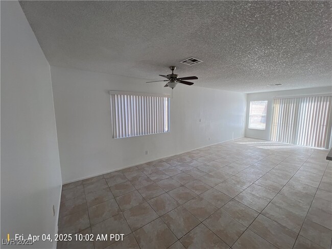 Building Photo - 3240 Oyster Bay St