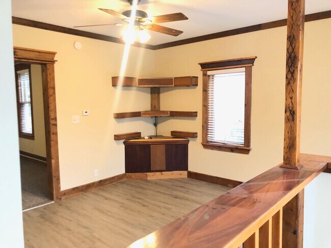 Foto del edificio - Great 2BR house on Fell Avenue, near IWU