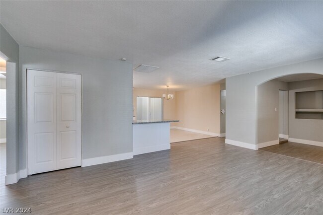 Building Photo - 2478 Alfa Cir