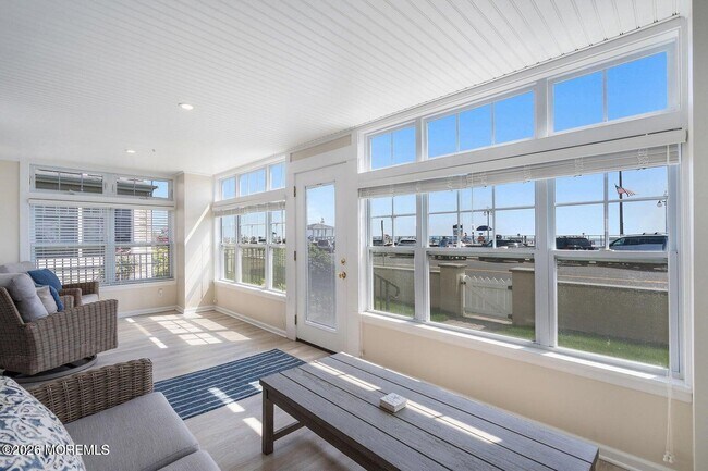 Building Photo - 305 Ocean Ave N