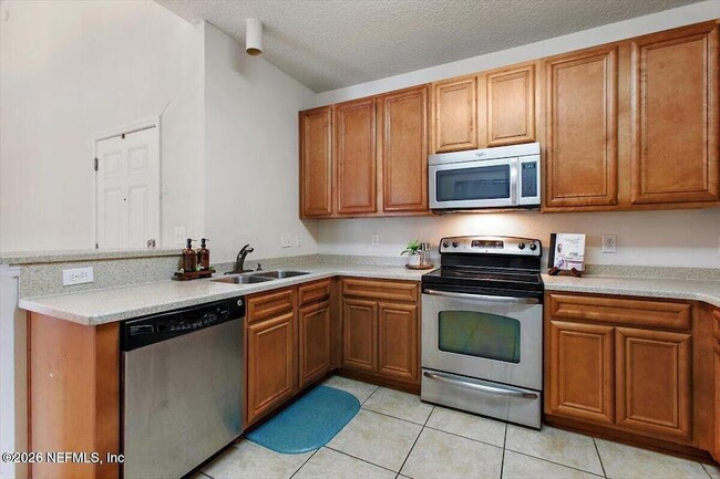 Foto del edificio - 8201 Green Parrot Rd