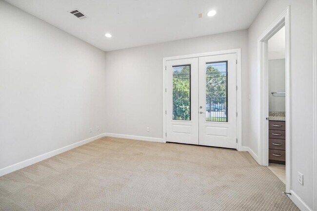 Foto del edificio - 4705 Jackson St