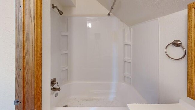 Building Photo - 322 N 14th St