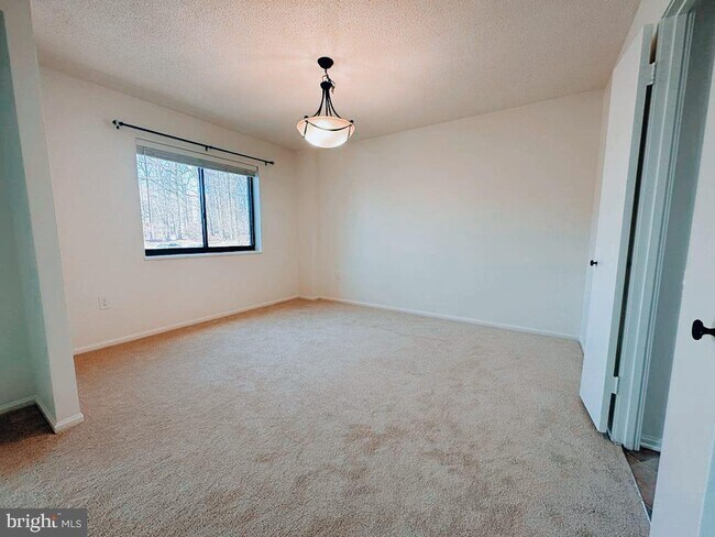 Foto del edificio - 15100 Interlachen Dr
